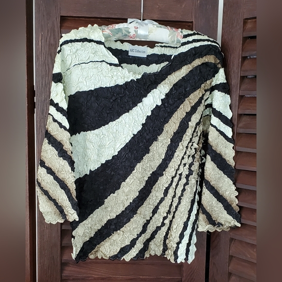 Ladies Stretch No Iron Top - Picture 1 of 2